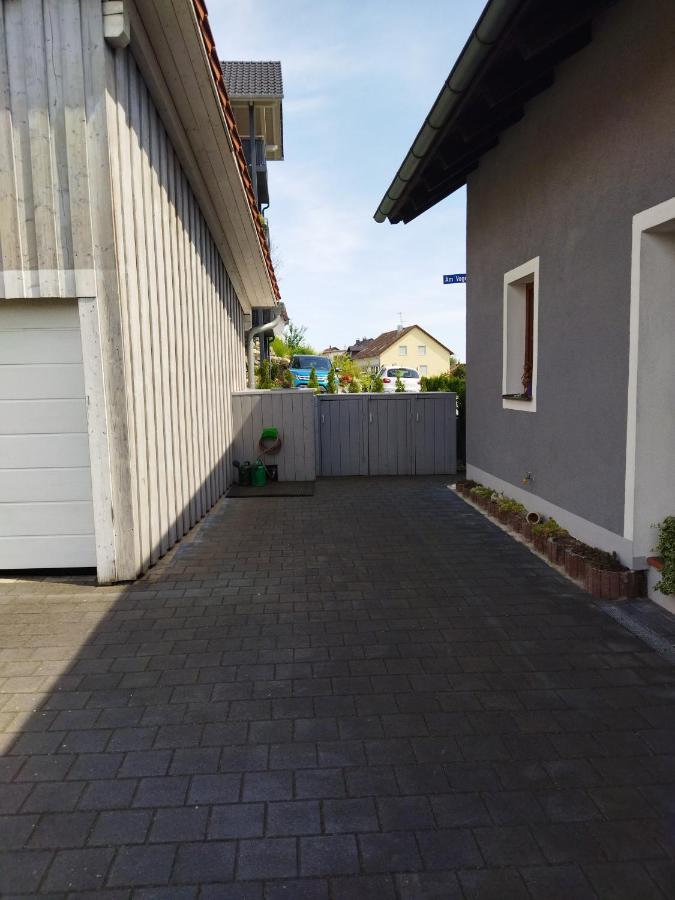 Aussergewoehnliche Atelierferienwohnung Mit Balkon An Der Donau Winzer Eksteriør bilde